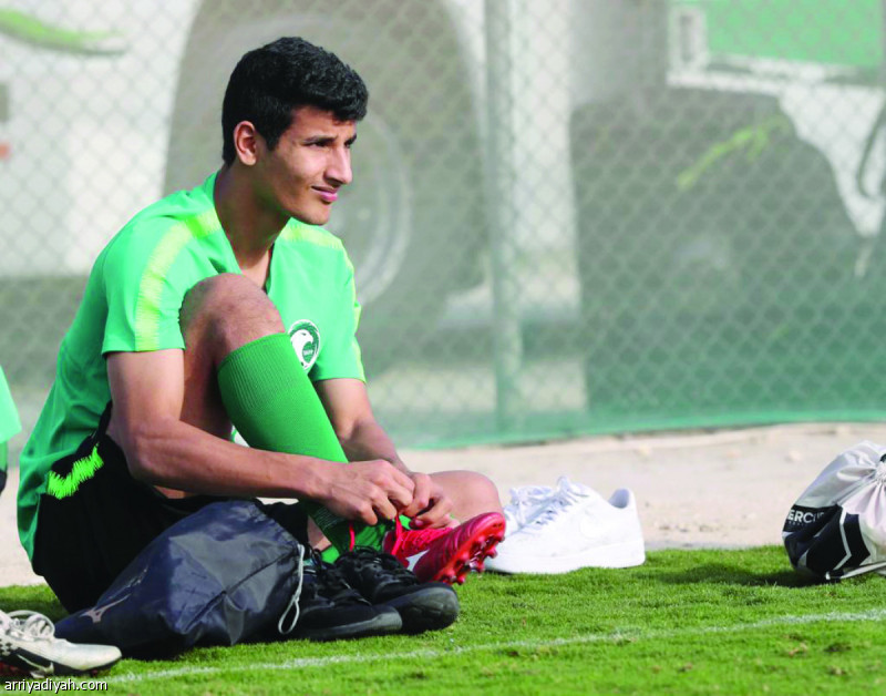 العنزي:
الشباب فاوضني.. واخترت النصر