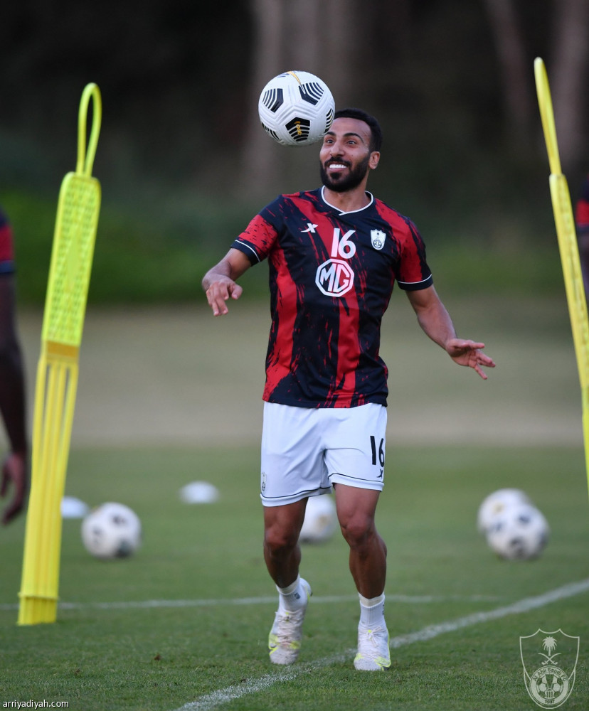 الأهلي يواجه الصفاقسي التونسي وديا