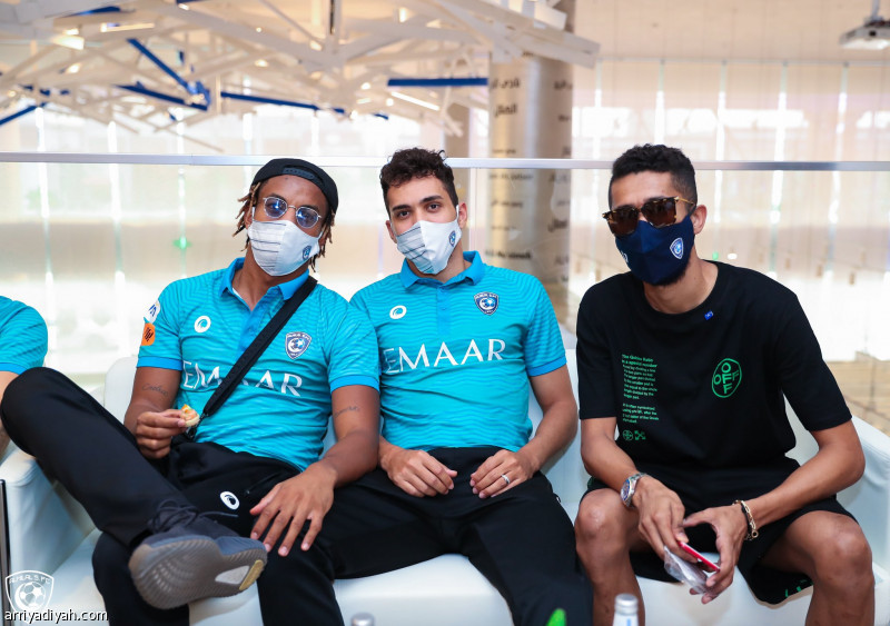 قبل أيام من الديربي.. الهلال يفتتح متجره