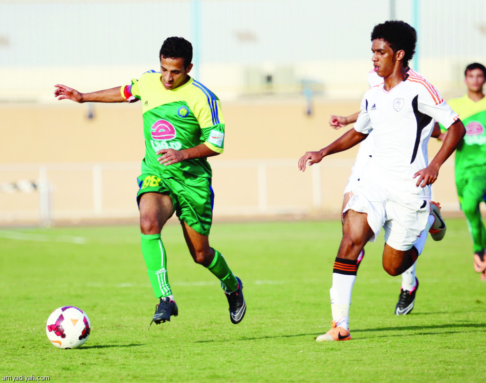 الهلال يتجاوز الرائد و الشعلة يعطل النصر