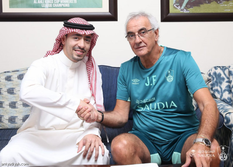 اتفاق شفهي
يبقي فوساتي موسما آخر