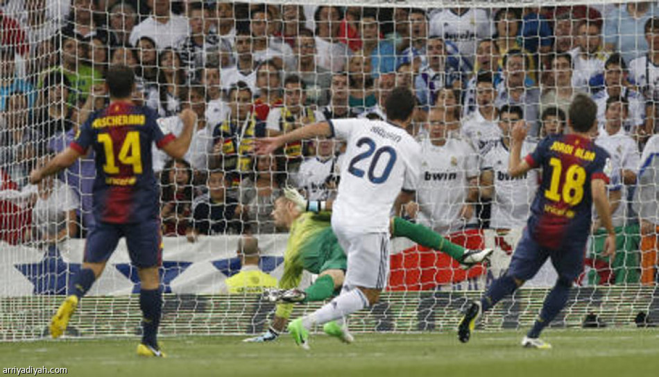 اللقب التاسع في تاريخه : ريال مدريد يرد التحية لبرشلونة ويحرز كأس السوبر