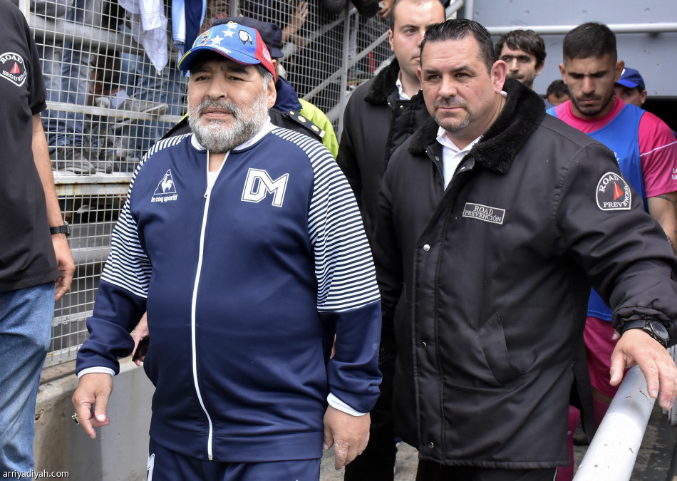 مارادونا يغادر خيمناسيا الأرجنتيني