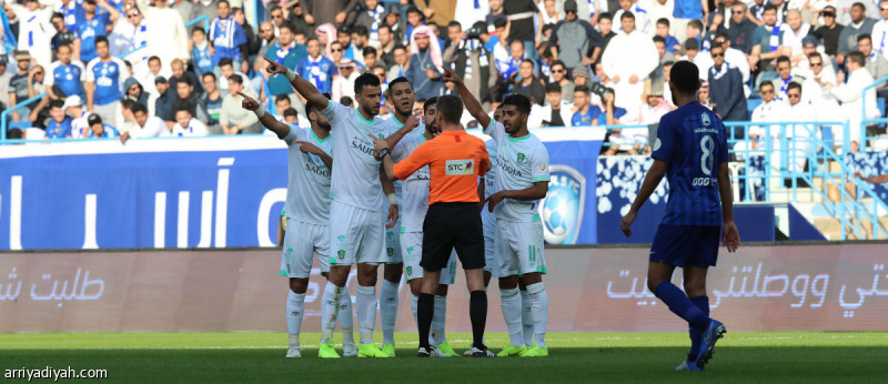 الأهلي .. آخر الآمال في ملعب الجامعة