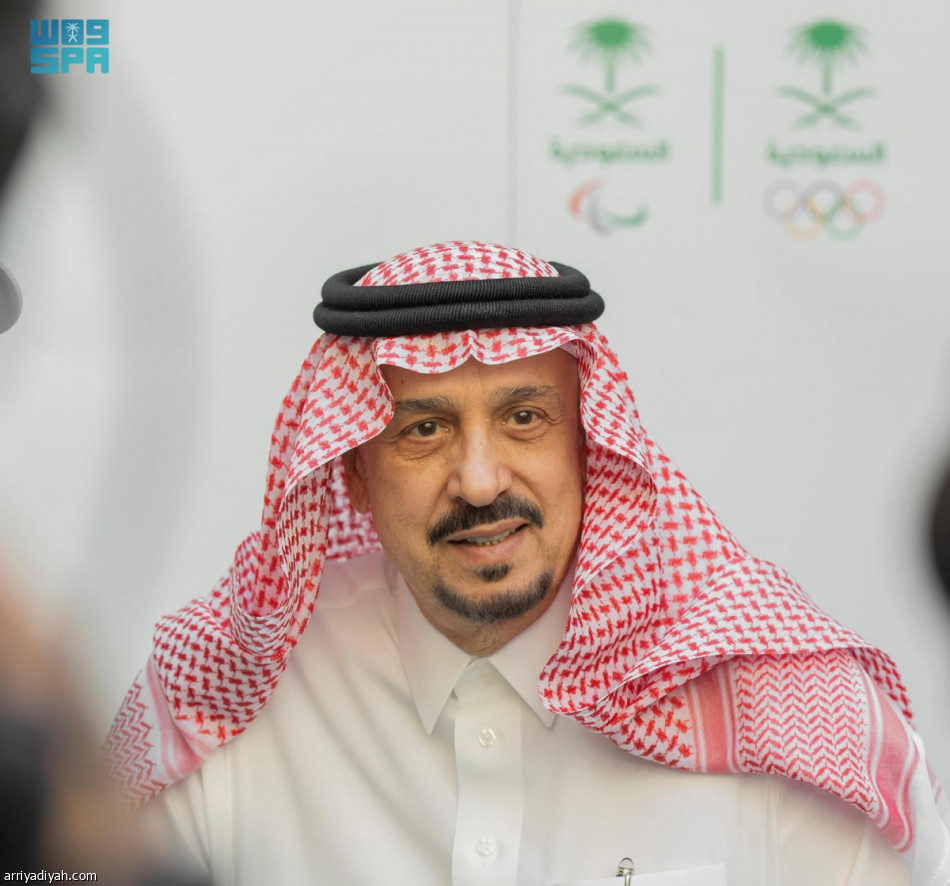 أمير  الرياض يتسلم شعلة دورة الألعاب السعودية