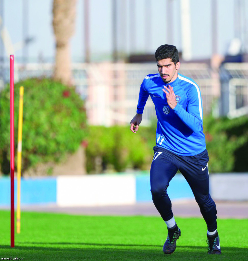 الهلال يتأهب خلف الأبواب المغلقة