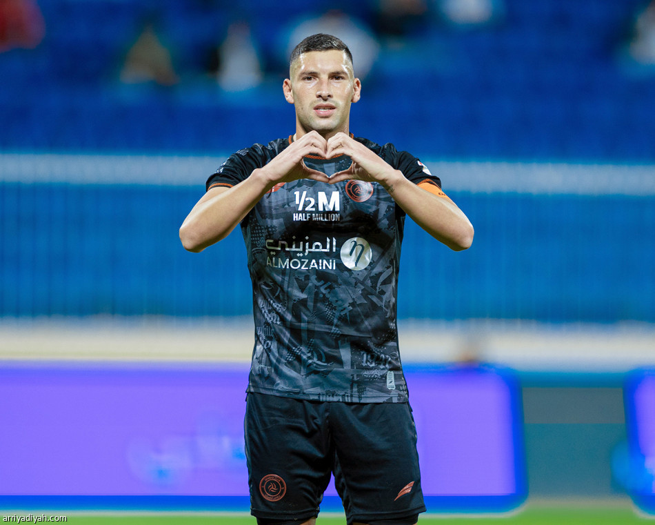 الأربعة
تمنح الشباب 
تفوقا تاريخيّا