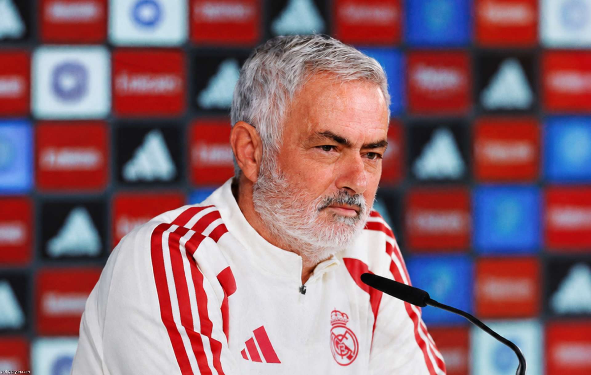 Mourinho faces Barcelona at Camp Nou