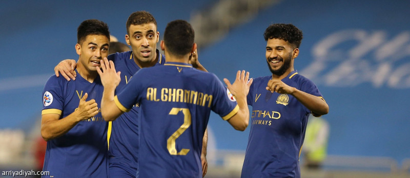 حمدالله يقود النصر إلى الصدارة القارية