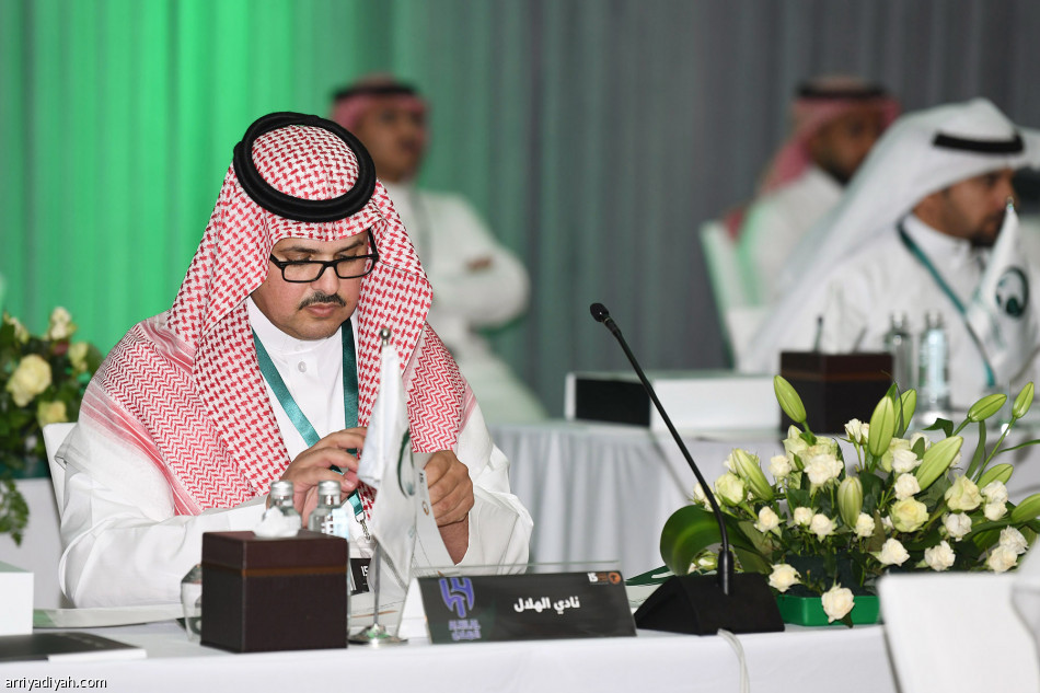 المسحل 
يفصل المونديال عن الانتخابات