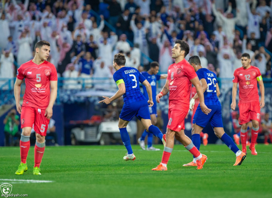 الهلال يضرب القطري بثلاثية