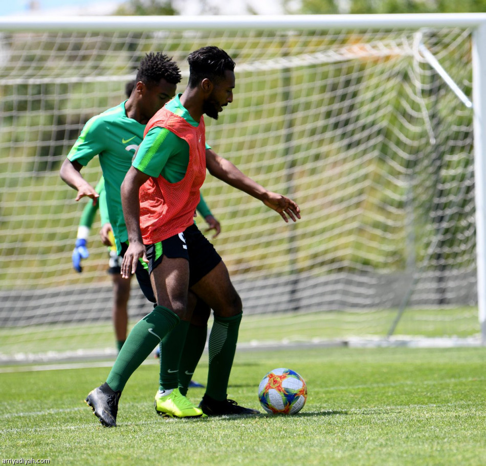 الأخضر الشاب ينهي تحضيراته.. ويغادر إلى بولندا