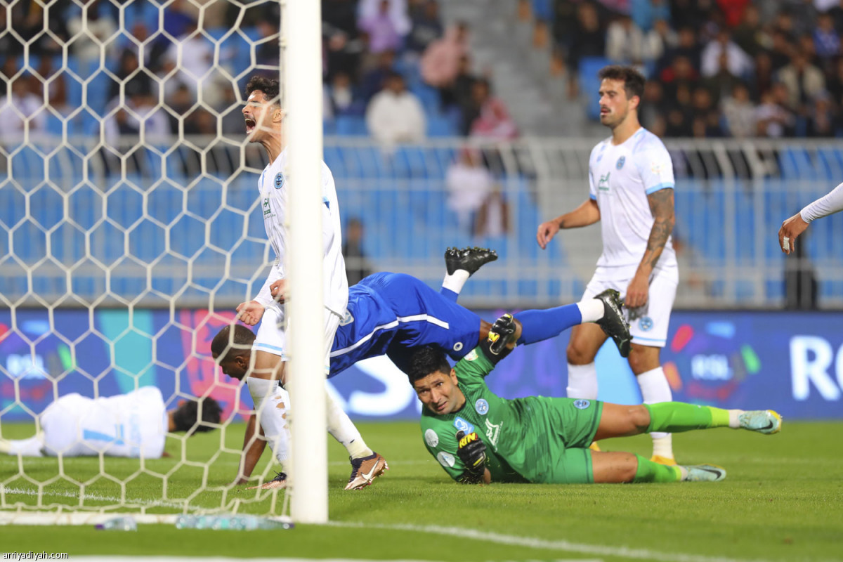 الهلال.. فرحة ثلاثية