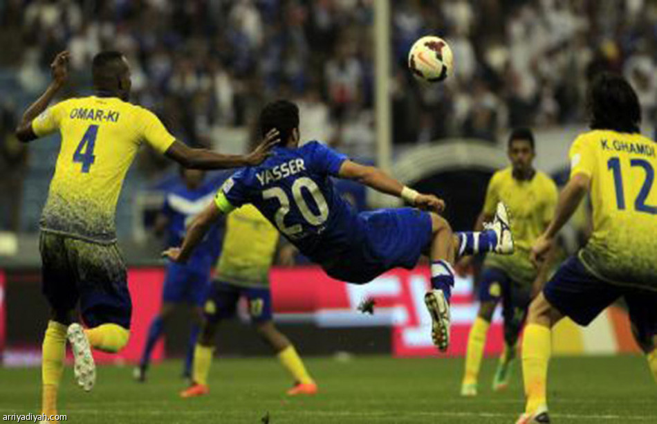 الهلال بعشرة لاعبين يسقط النصر بالقاضية ويؤجل حسم لقب الدوري 