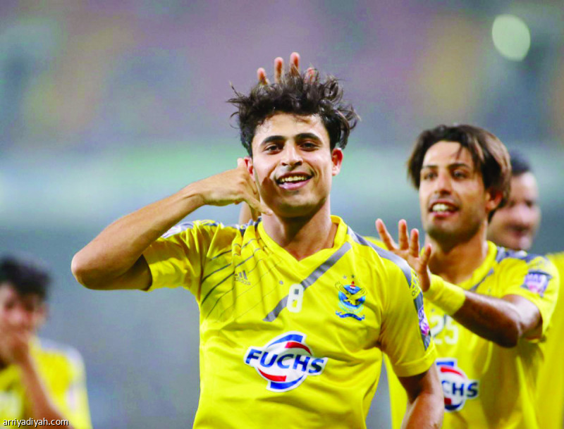 صورة التقطت أمس لحسين جبار لاعب القوة الجوية يحتفل بهدفه في السالمية (المركز الإعلامي ـ الاتحاد العربي)