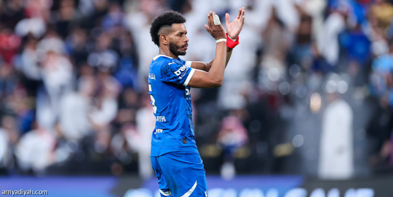 نادي الاتحاد ينتظر موافقة الهلال على إعارة علي البليهي مع تحمل رواتبه