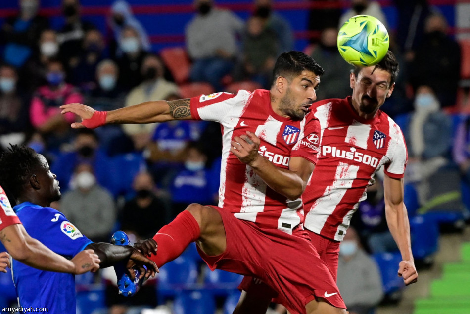 سواريز يهزم خيتافي في 12 دقيقة