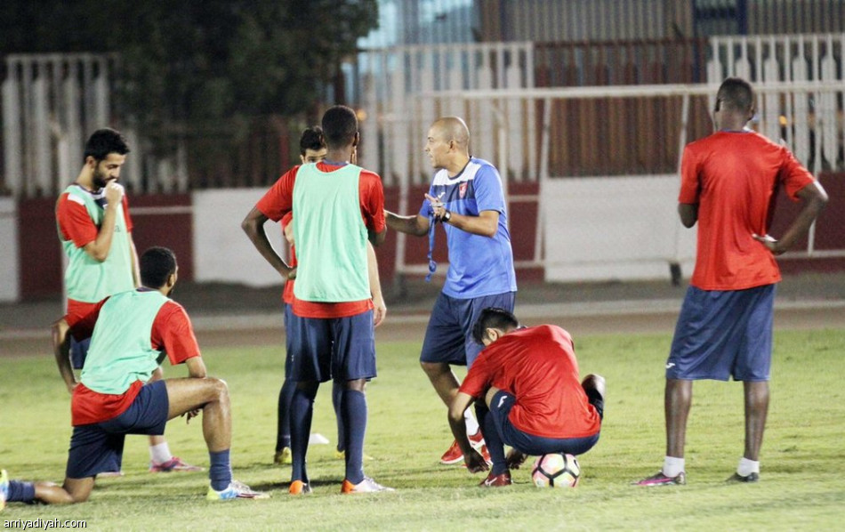 مساعد مدرب يقود الوحدة أمام الاتحاد