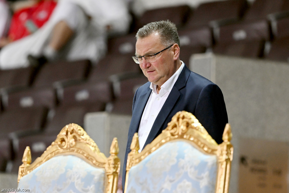 الشباب 
يقتحم نادي الـ 600