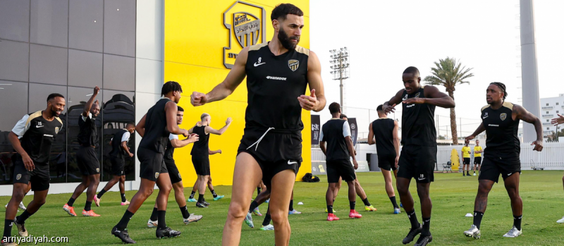 نادي الاتحاد يبدأ تغيير أرضية الملعب الرئيسي استعدادًا للموسم الجديد