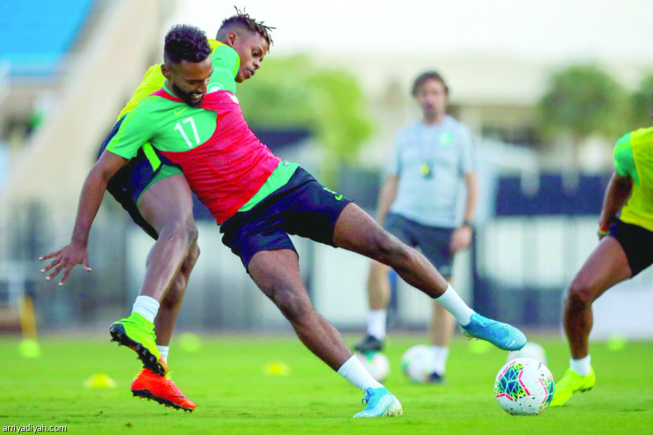 الأخضر
يفتح ملف فلسطين