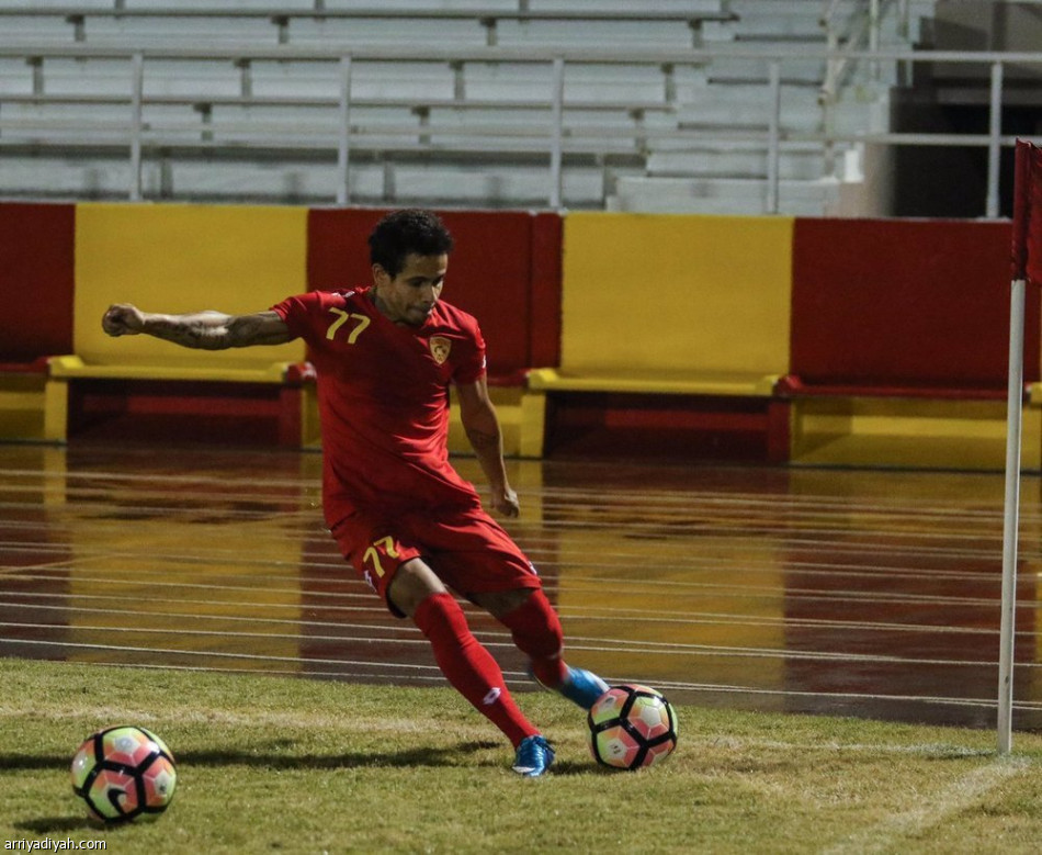 وسط أجواءٍ ماطرة.. القادسية يعد العدة من جديد للأهلي