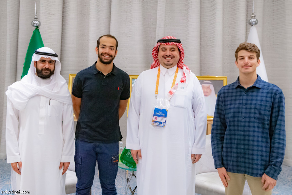 فهد بن جلوي يستعرض «الرياض 2034» ويستقبل الهويش
