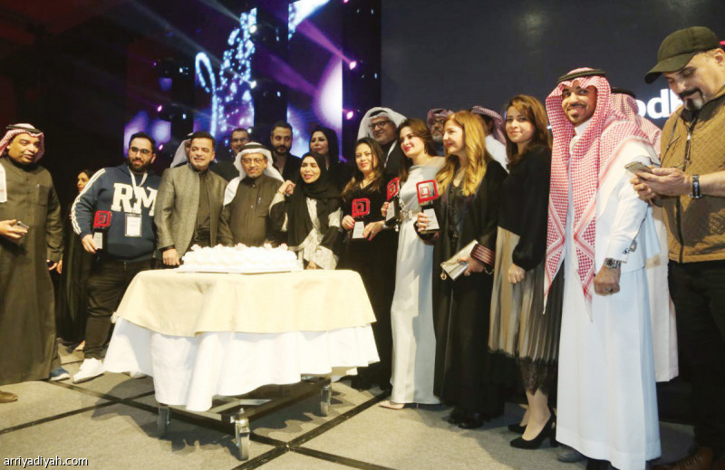 300 جامعي
يحترفون الإنتاج الفني