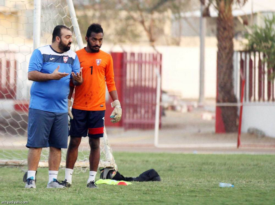 مضوي يقود تدريبات الوحدة بعد عودته من الجزائر