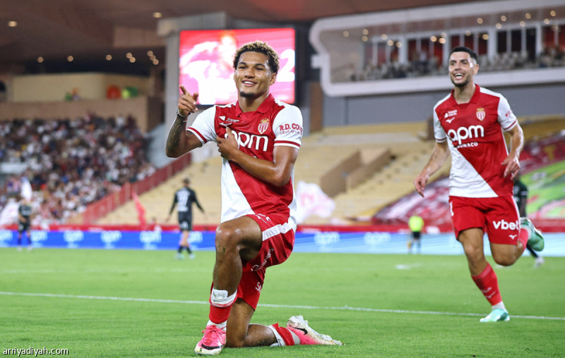 الصورة الرئيسية لمقال: في غياب عبد الحميد.. موناكو يعمّق متاعب لانس