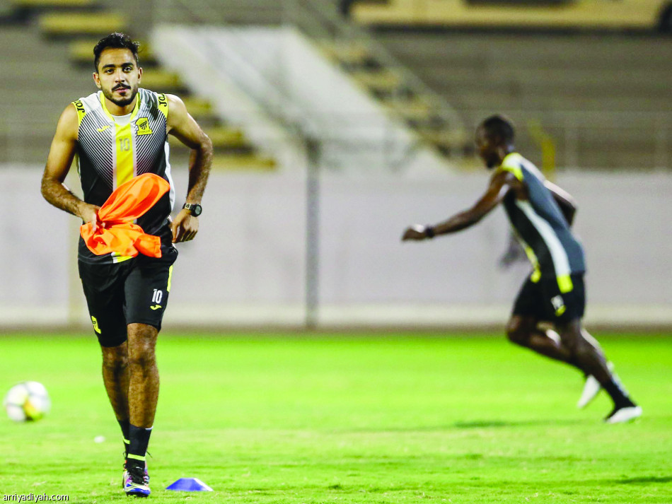 ثلاثي الاتحاد يتدرب في ناد خاص