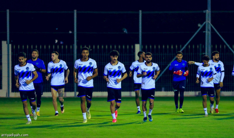 Al-Batin football team trains after draw with Al-Fayhaa, prepares for match against Al-Ittihad.