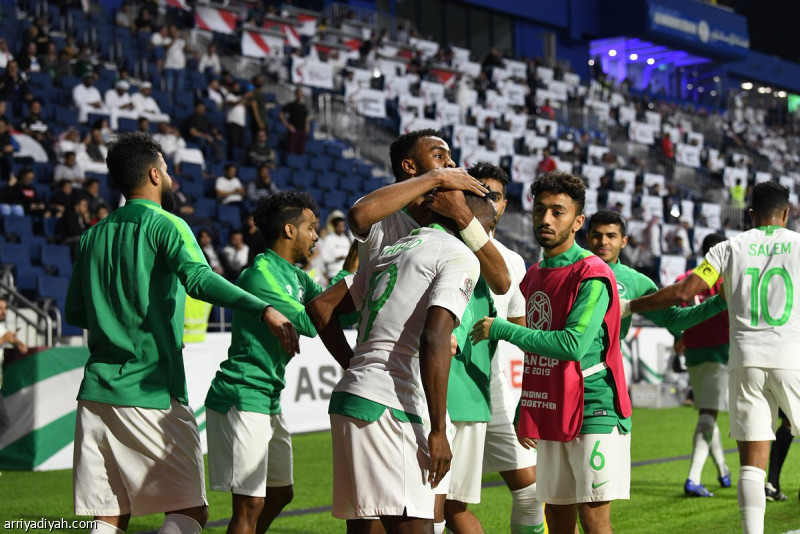 الصقور يحلقون إلى دور الـ 16