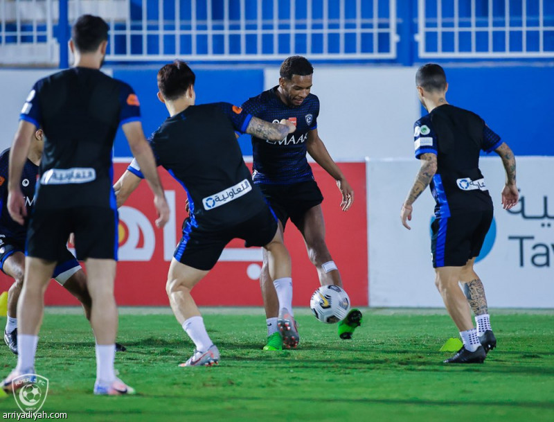 الهلال يفقد باهبري وكردي أمام أبها