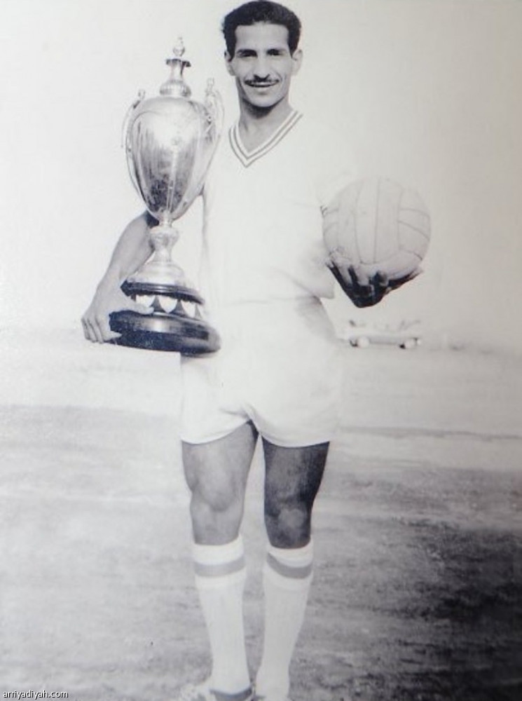 وفاة قائد المنتخب والهلال السابق سلطان بن مناحي