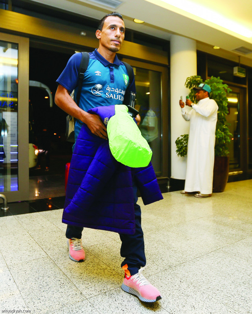 الأهلي
يجهز البدلاء قبل موقعة سطيف