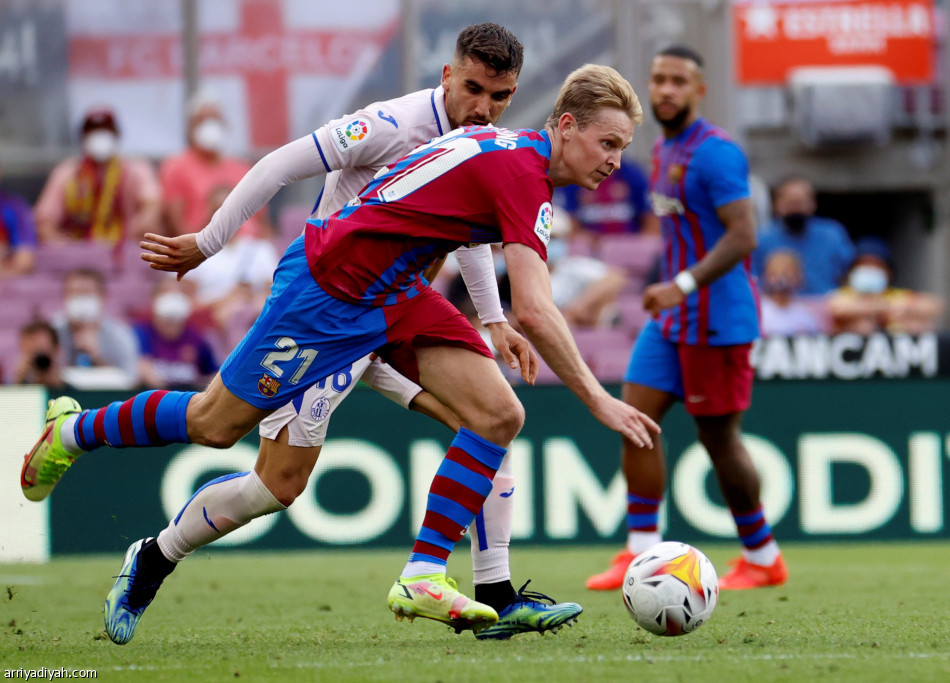 ديباي يُعيد برشلونة إلى الانتصارات