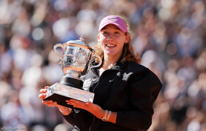Mira, 19, Sets Records at Roland Garros