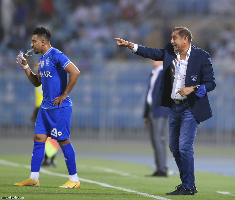 الهلال يؤمن الصدارة بلمسة الفرج