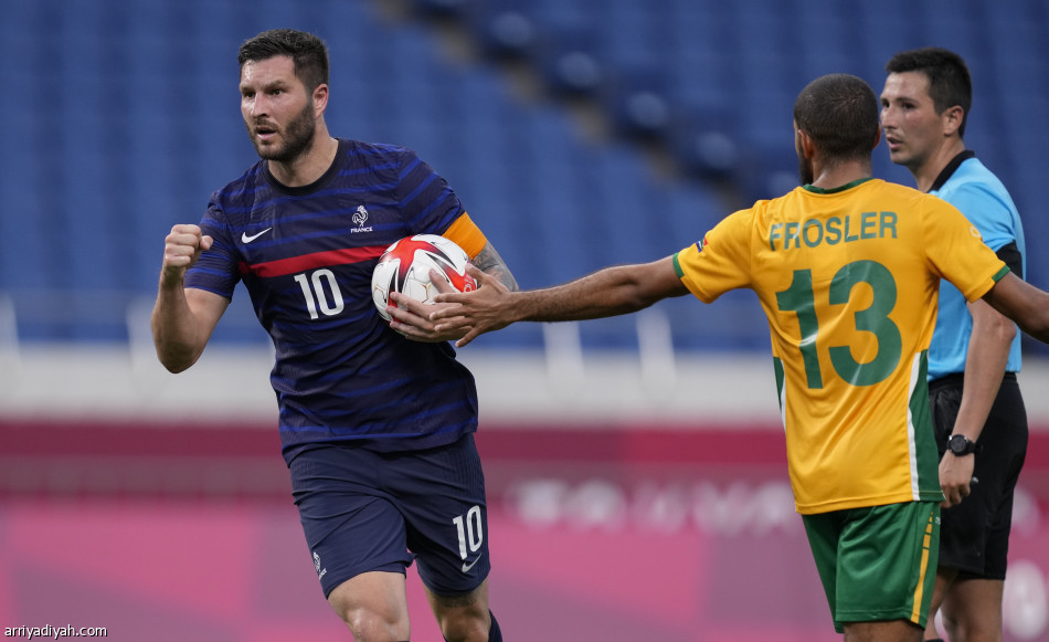 «هاتريك» جينياك يقود فرنسا لتجاوز جنوب إفريقيا