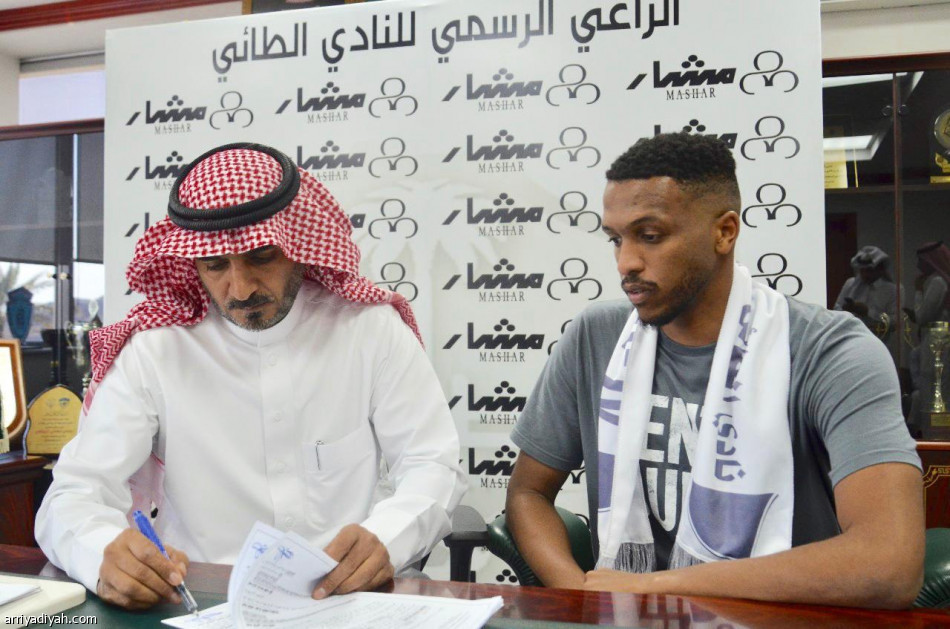 الطائي يضم لاعبين ويجدد مع ثلاثة