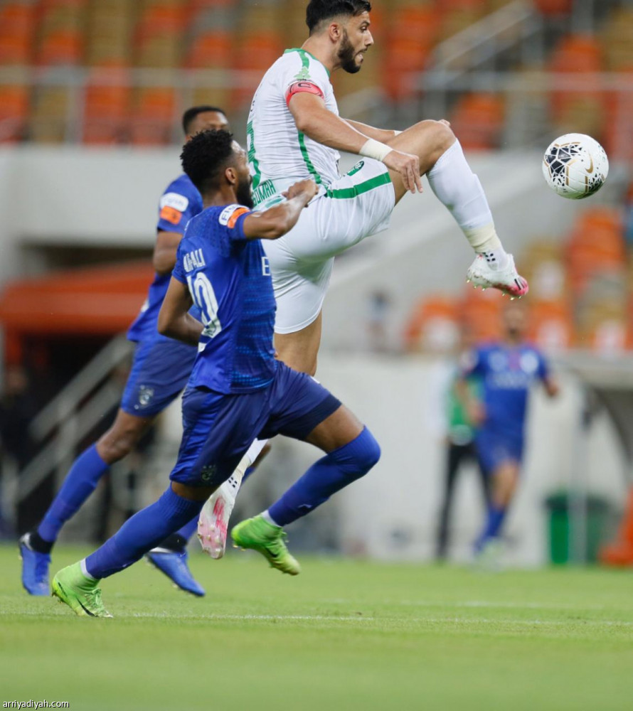 عسيري يهزم الهلال.. ويعيد النصر للمنافسة