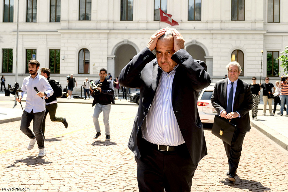 التنفس
يؤجل محاكمة بلاتر وبلاتيني