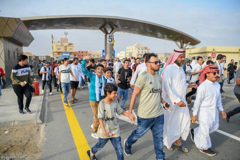 توافد جماهيري كبير لمتابعة السوبر الإيطالي