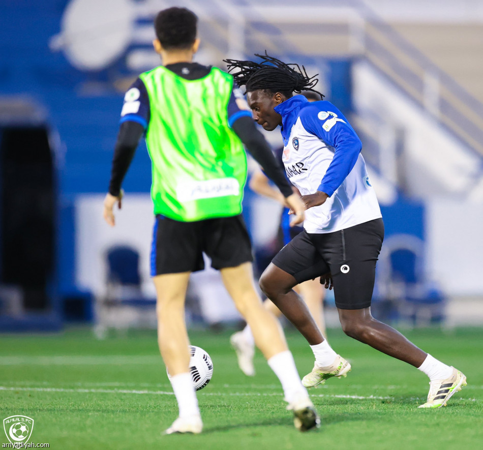 ميكالي يجتمع بلاعبي الهلال.. وكويلار في التأهيل