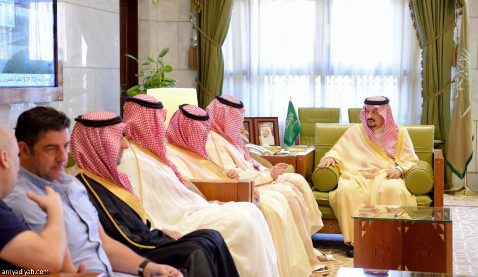 أمير الرياض يستقبل أبطال الدوري