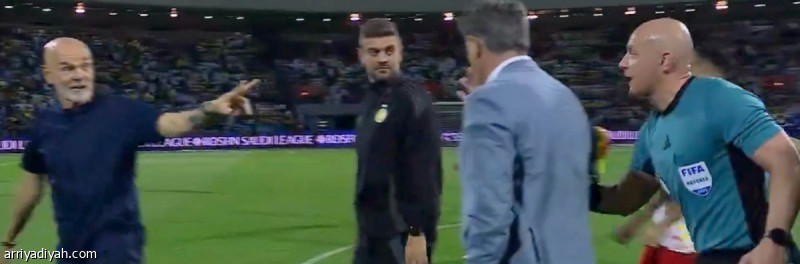 مدرب النصر بيولي يشكو من إهدار الوقت خلال مباراة القادسية في الدوري السعودي