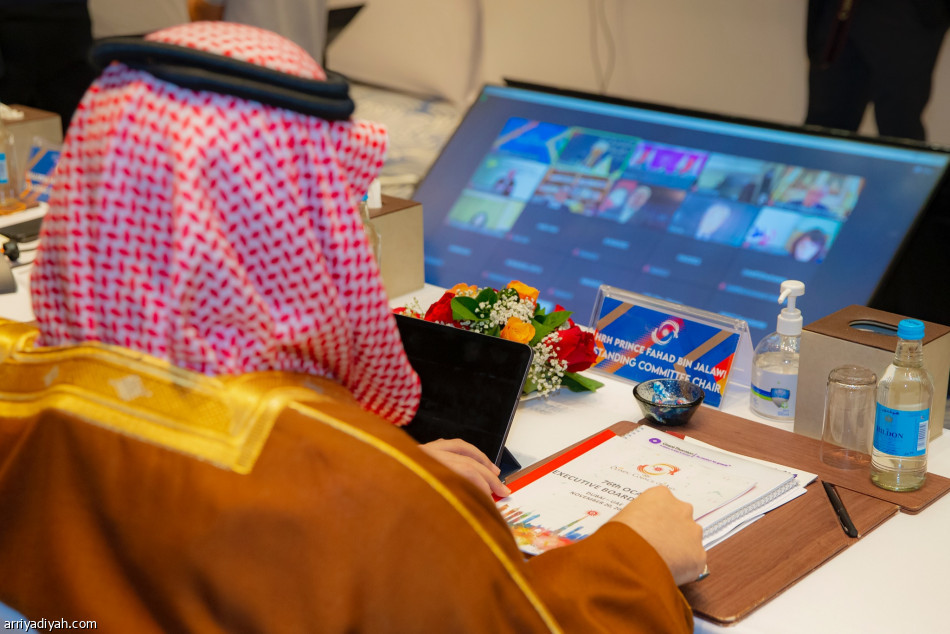 فهد بن جلوي يستعرض «الرياض 2034» ويستقبل الهويش