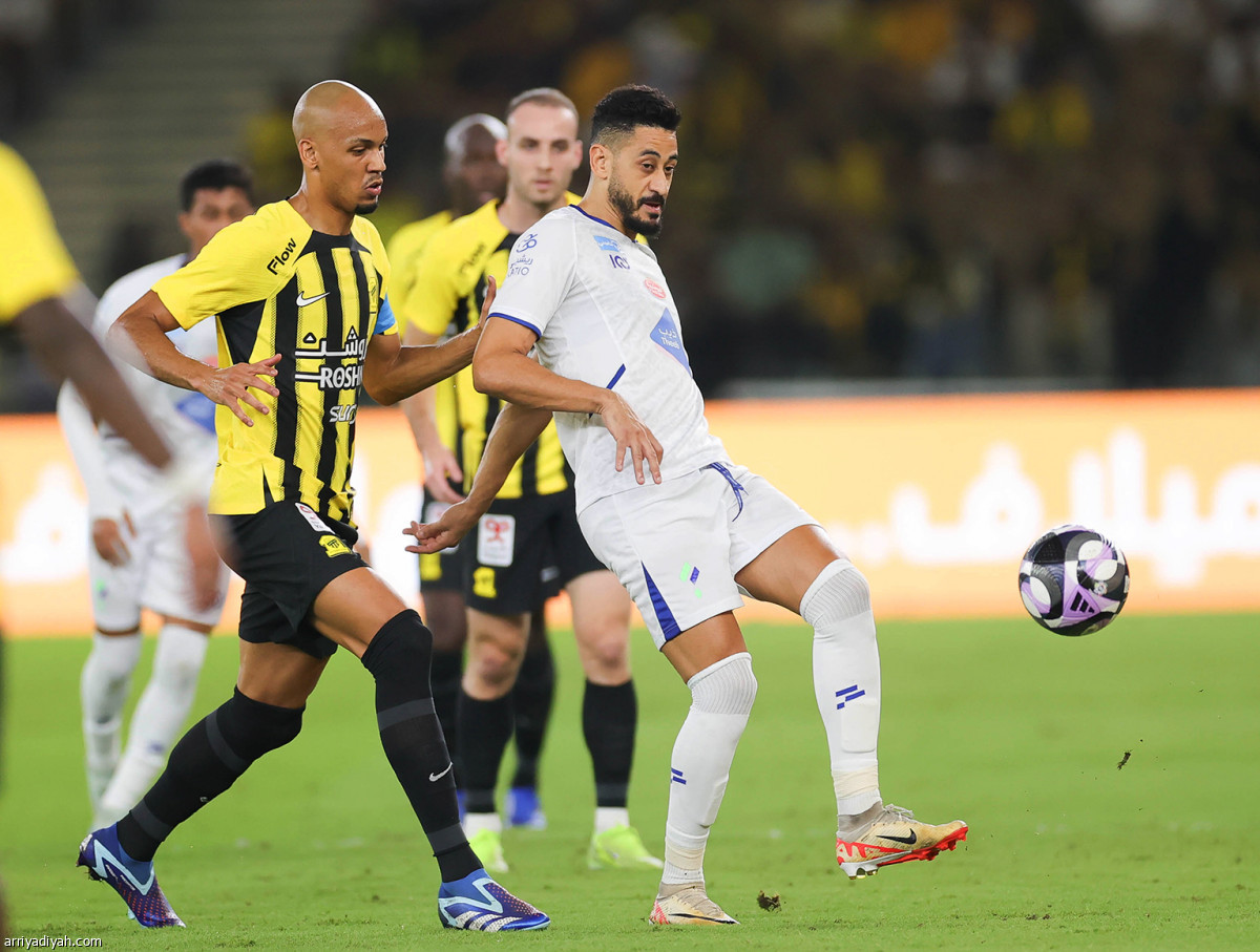 «النمور» يتصدرون الدوري