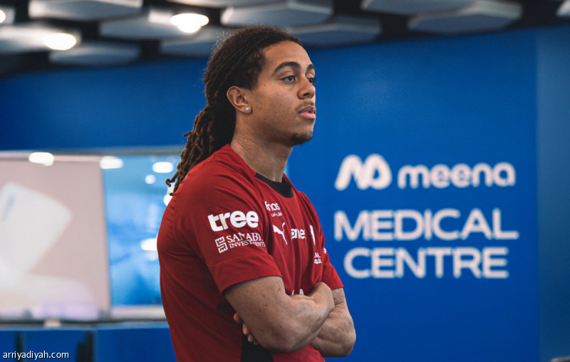 الهلال يفقد بوابري أمام التعاون